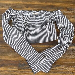 Hollister Striped Off-Shoulder Crop Top (M)